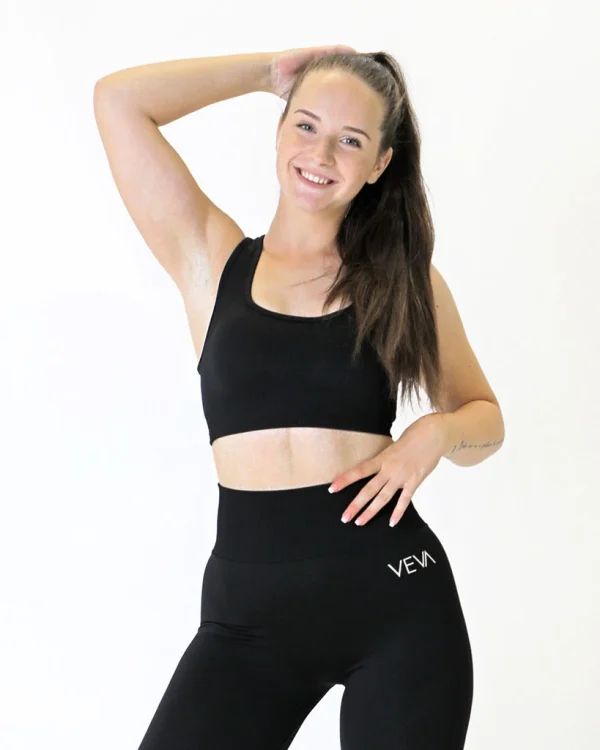 Confident Charm Top Mogočno Črn